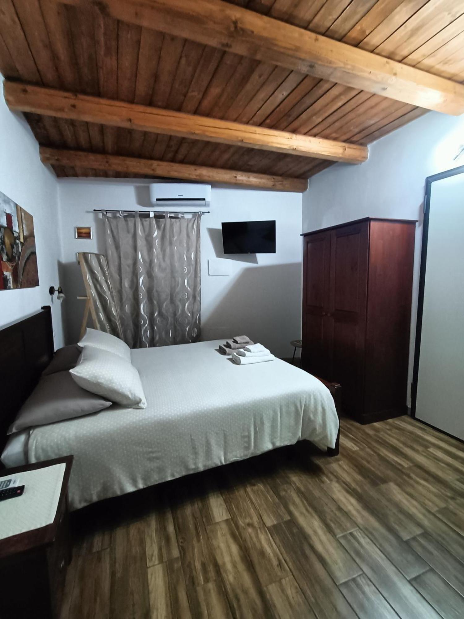 Bed And Breakfast Raggio Di Sole Iglesias Ngoại thất bức ảnh
